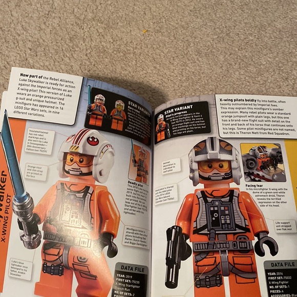 Lego Star Wars Character Encyclopedia Book - Picture 3 of 3